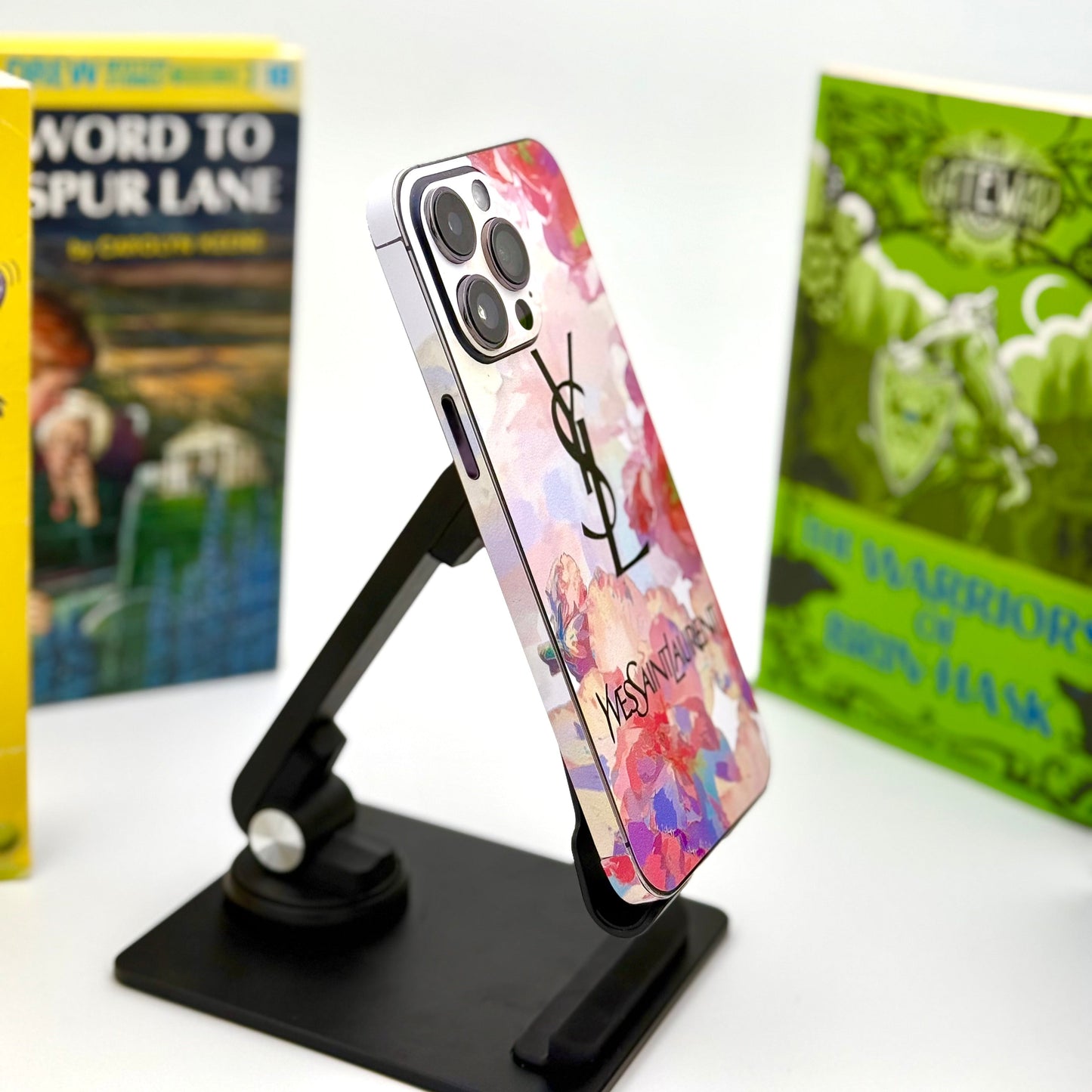 Skin Cover Luxe – YSL Floral Tropical (Compatible Tous Les Modélés des telephones)