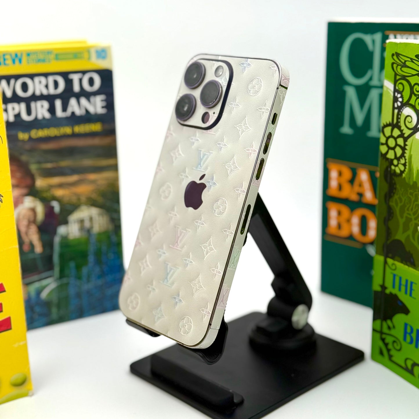 Skin-Cover LV-White (Compatible Tous Les Modélés des telephones)