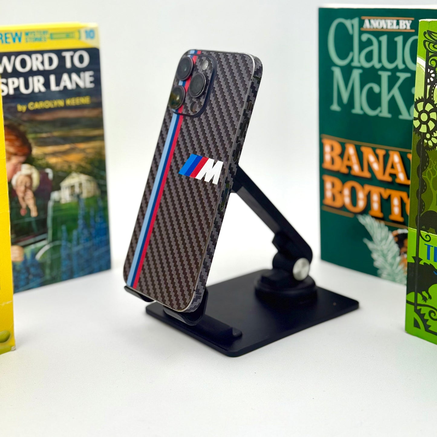 Skin Cover– BMW Carbon (Compatible Tous Les Modélés des telephones)