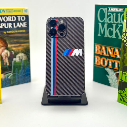 Skin Cover– BMW Carbon (Compatible Tous Les Modélés des telephones)